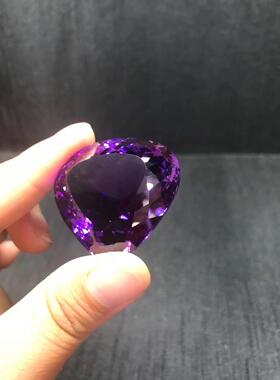 乌拉圭紫水晶裸石爱心吊坠