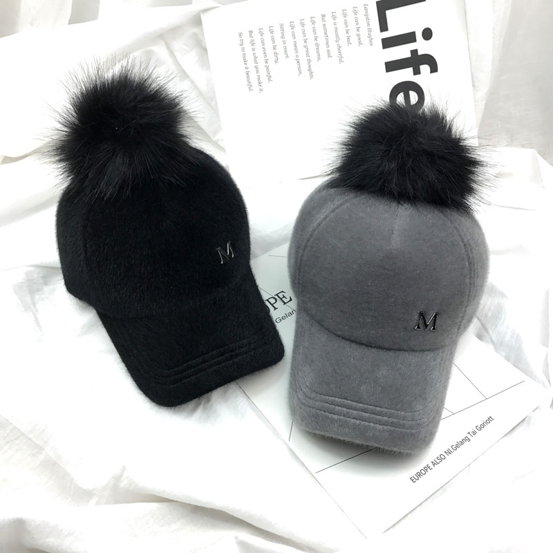 秋冬季新款M标毛球鸭舌帽子女韩版百搭保暖帽子潮 黑色时尚棒球帽 - 图1