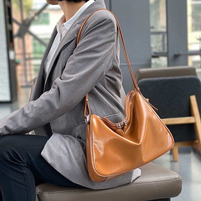 菲色如华2020秋新款女牛皮波士顿包 菲色如华女士包袋