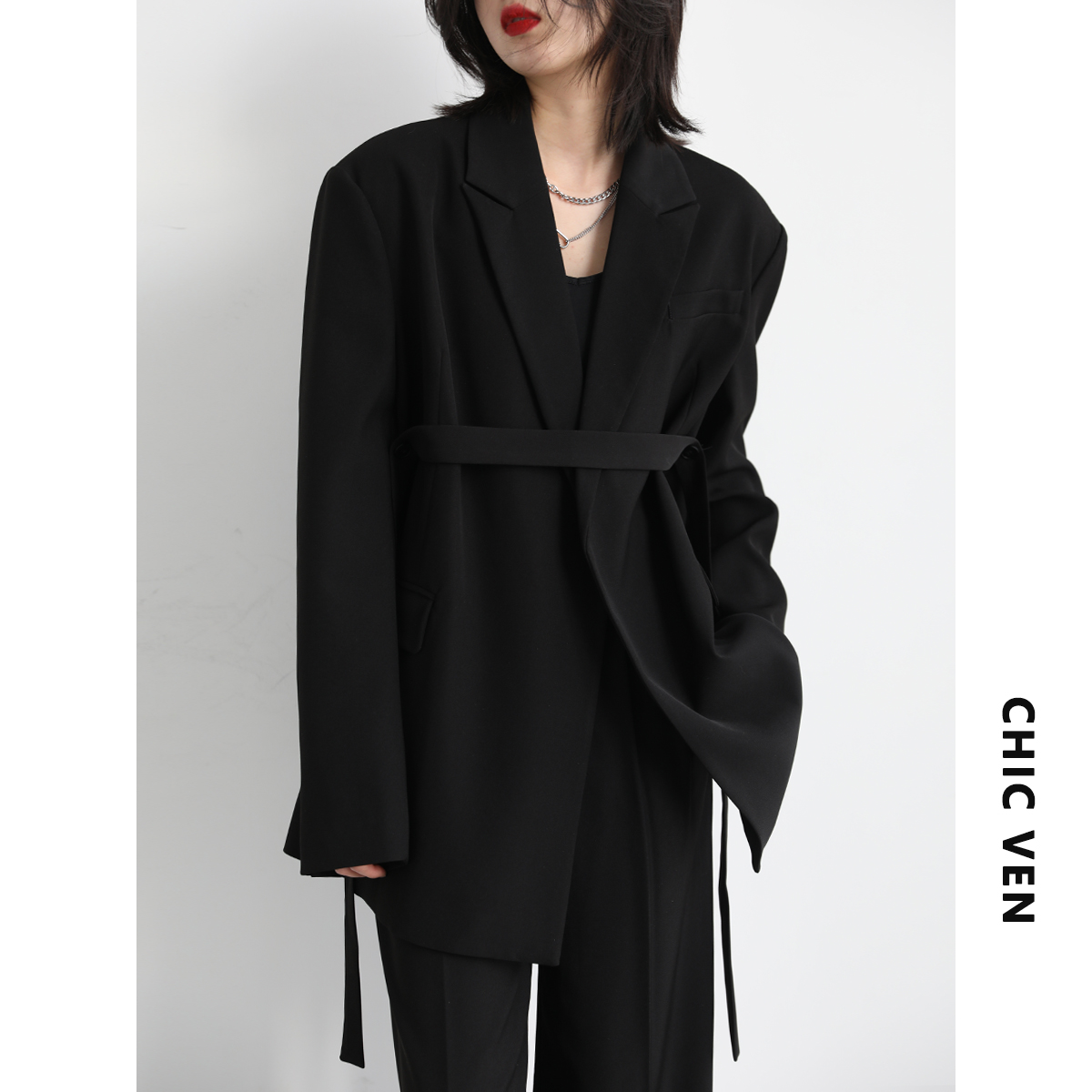 CHICVEN「性别流动」设计感小众宽肩飘带中长垂感西装外套女西服 - 图1