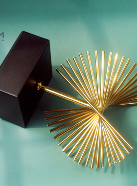 欧美金色金属飞鹰客厅工艺品摆件现代简约拍摄道具钢条盘旋饰品