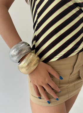 atmshop金银褶皱纹理宽版圆弧夸张个性手环复古欧美高级开口手镯