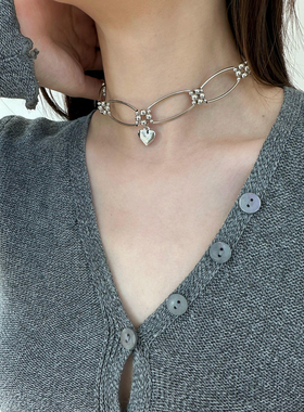 银色爱心吊坠项链choker