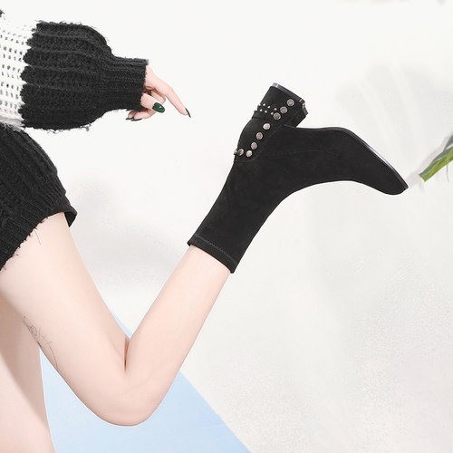 柳钉马丁靴女潮ins2023新款秋冬网红瘦瘦靴高跟短靴粗跟绒面靴子 - 图2