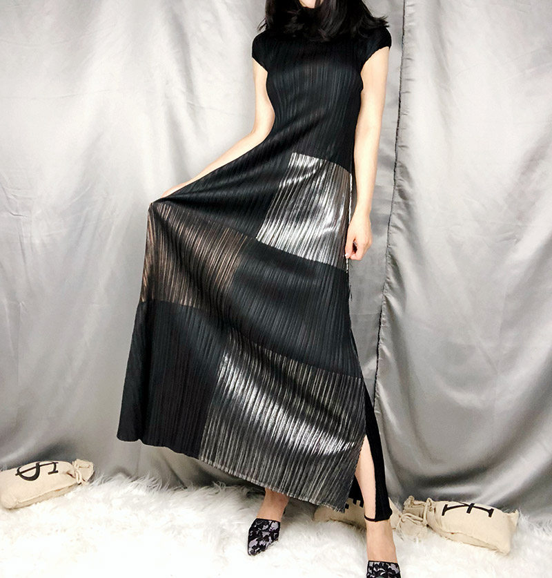 2020夏新品三宅无袖烫金褶皱连衣裙 三宅褶皱女装设计连衣裙