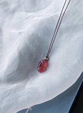 女草莓晶简风锁骨链新年礼物