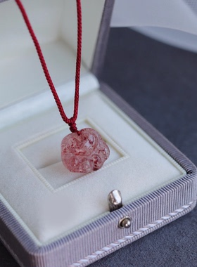 男女草莓晶黑曜石高级感搭卫衣链