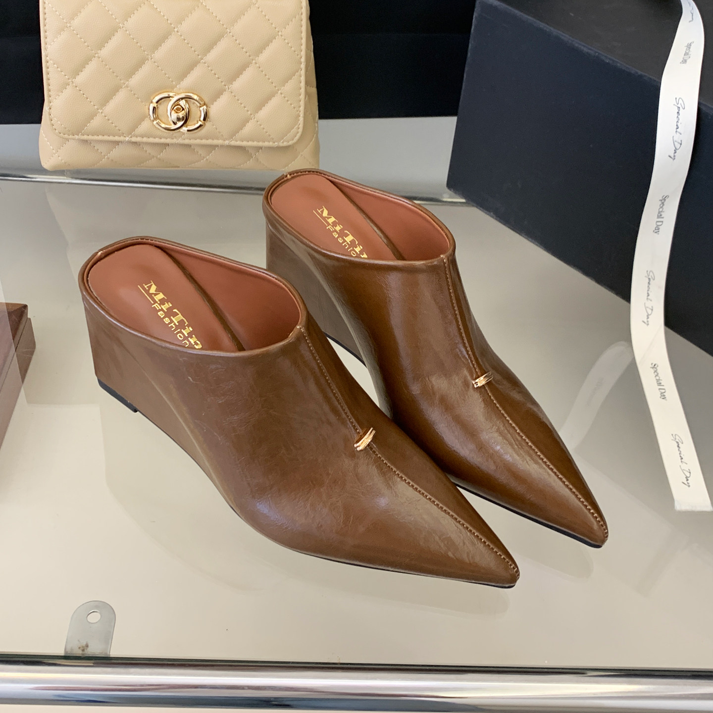 欧美时尚尖头包头半拖鞋金属扣装饰坡跟高跟法式休闲百搭小众女鞋,淘宝优惠券,粉丝福利购,淘宝优惠卷