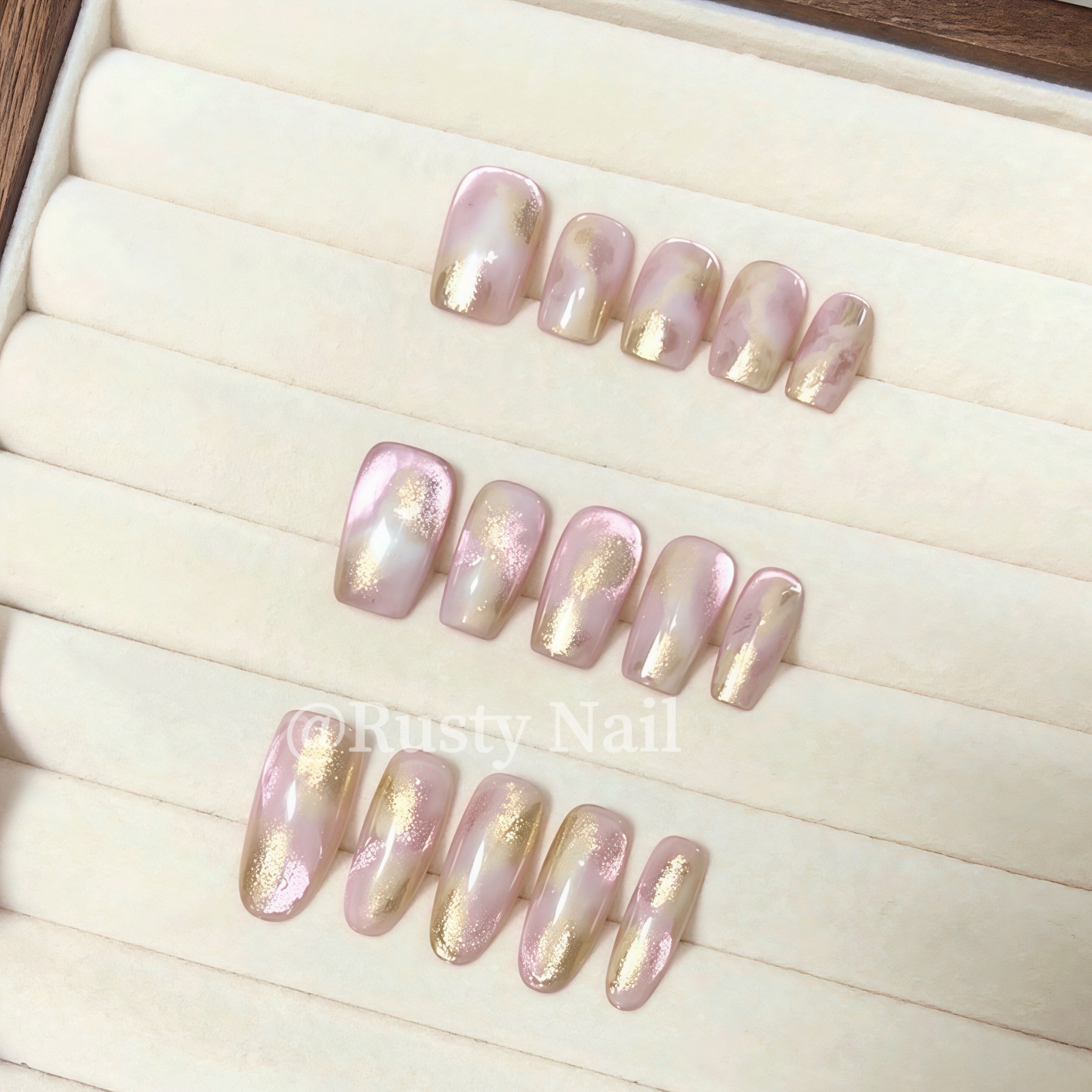 【现货】仙粉醋酸晕染猫眼手工穿戴甲轻奢高级感短款显白美甲贴片,淘宝优惠券,粉丝福利购,淘宝优惠卷