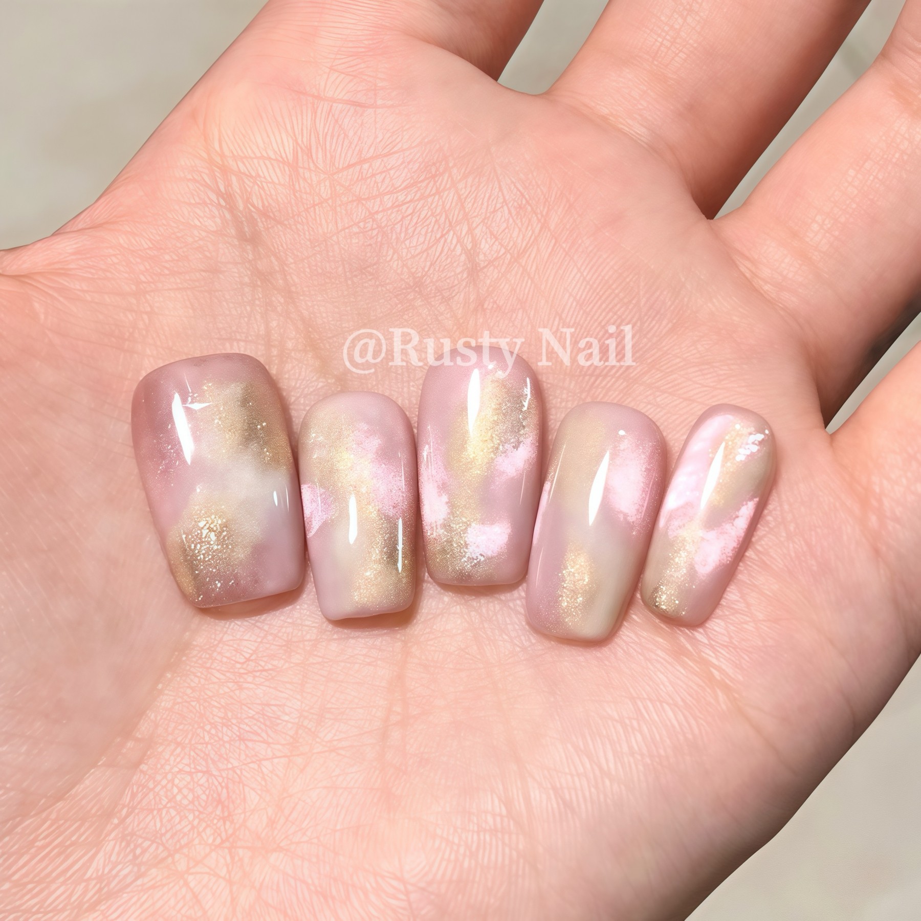 【现货】仙粉醋酸晕染猫眼手工穿戴甲轻奢高级感短款显白美甲贴片,淘宝优惠券,粉丝福利购,淘宝优惠卷