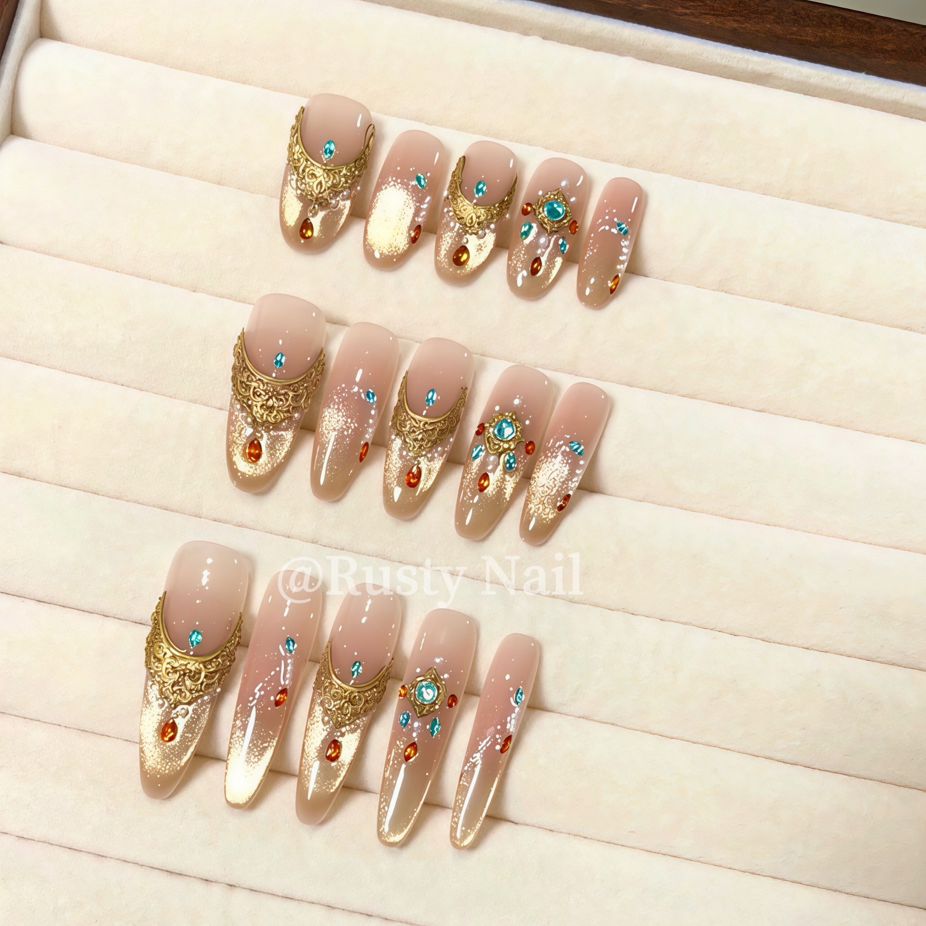 【西域公主】贵气轻奢金色猫眼纯手工穿戴甲敦煌风高级感美甲贴片,淘宝优惠券,粉丝福利购,淘宝优惠卷