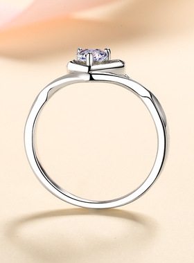 S925银一件爱心戒指女小雏菊镶嵌莫桑石介子指环莫桑钻婚戒