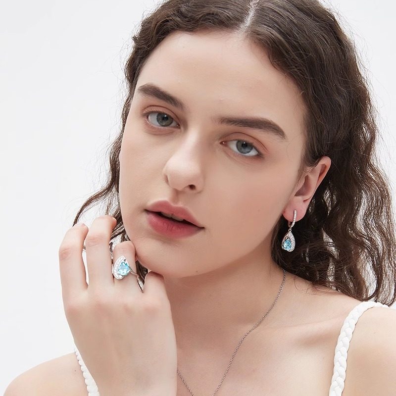 圣玛利亚海蓝宝耳钉满钻轻著高级感原创设计新款,淘宝优惠券,粉丝福利购,淘宝优惠卷