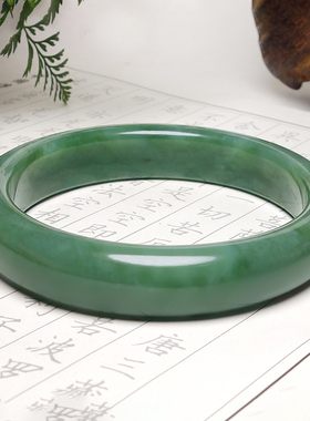 收藏级和田碧玉老料无黑点手镯