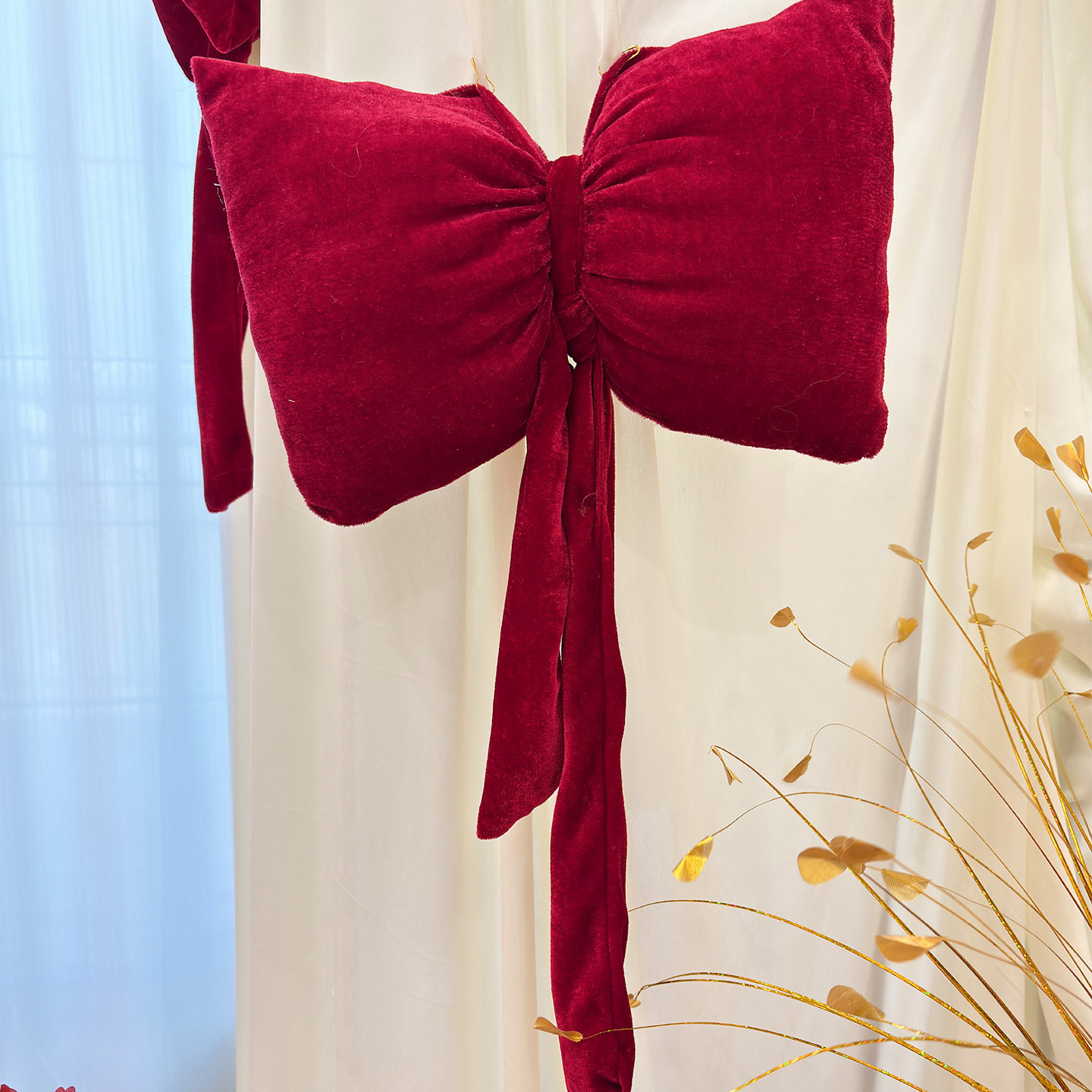 新年春节周岁晨袍生日背景墙奶油布幔红丝绒抱枕氛围场景装饰布置,淘宝优惠券,粉丝福利购,淘宝优惠卷