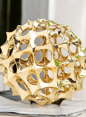 欧式风样板间电镀金属镂空刺球