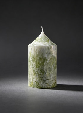 渐变色香薰蜡烛直径6cm高11cm