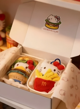 日本TUESUN薯条汉堡kltty毛绒公仔kt玩偶包包挂件生日礼物挂饰女