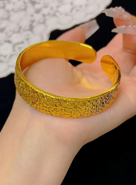 宽版碎冰冰沙金手镯仿真黄金色金店同款女大克重开口宽面久不掉色
