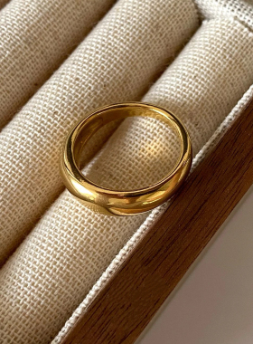 宽版光面素圈戒指亮面黄金色情侣对戒金店同款食指轻奢百搭送女友