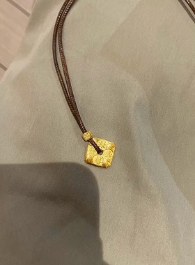 福禄寿喜小方块沙金吊坠仿真黄金色项链复古轻奢文字编绳毛衣链