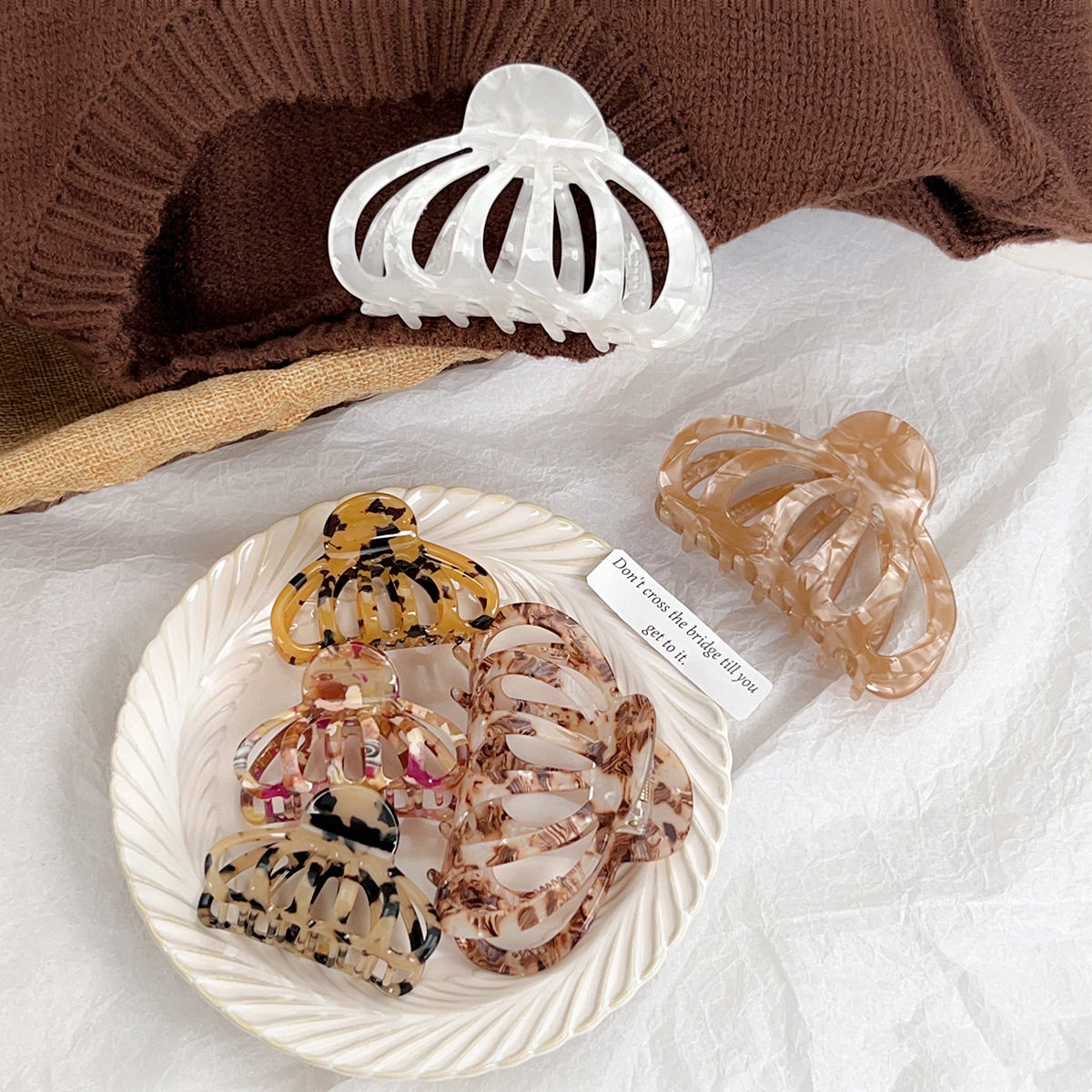 新款时尚南瓜爪发夹高级感大号蜘蛛发抓头饰简约盘发鲨鱼夹女抓夹,淘宝优惠券,粉丝福利购,淘宝优惠卷