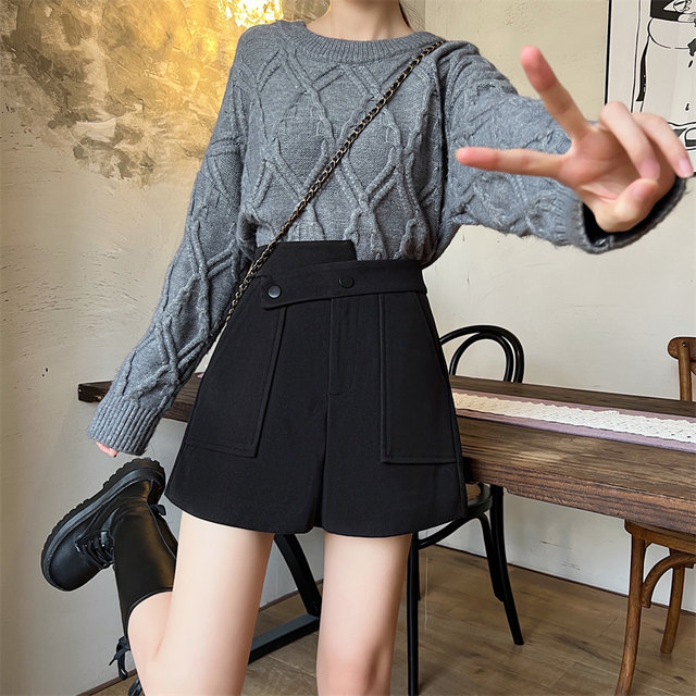 High-waisted versatile slimming shorts that cover the crotch