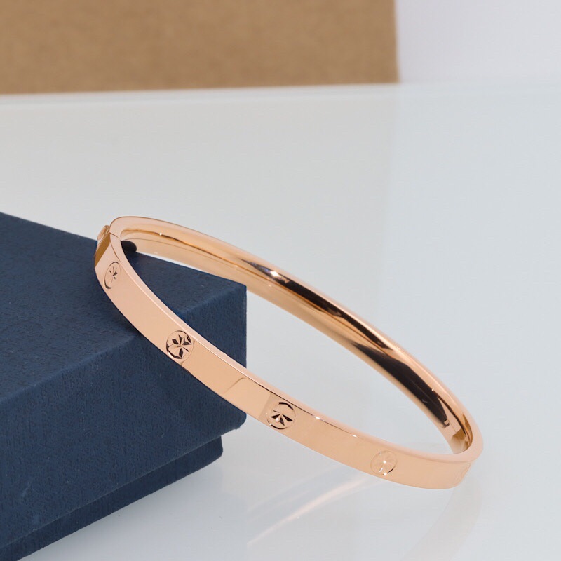 õ¹å½ð»Æ½ð°×½ðËØ½ðÃ××Ö³µ»¨ÊÖïí¾µäʱÉÐ´óÆø°Ù´îÍÖÔ²¹óåúïí 18K õ¹å½ð»Æ½ð°×½ðËØ½ðÃ××Ö³µ»¨ÊÖïí¾µäʱÉÐ´óÆø°Ù´îÍÖÔ²¹óåúïí 18K