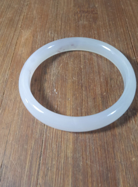 2006号 巴西浅绿色玛瑙手镯 圈口58mm