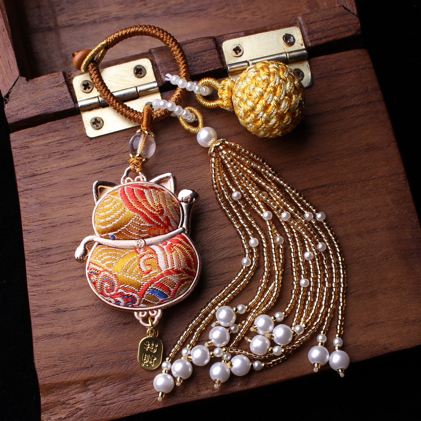 宫廷黄招财猫非遗宋锦包挂件流苏穗子编织有球必应汉服挂饰钥匙坠,淘宝优惠券,粉丝福利购,淘宝优惠卷