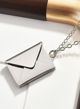 一封密信!钛钢情侣生日礼物潮戴一封秘密!带磁力能打开有信!项链