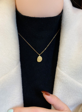 韩系钛钢字母不规则圆牌毛衣链简约气质吊坠锁骨项链秋冬爆款项饰