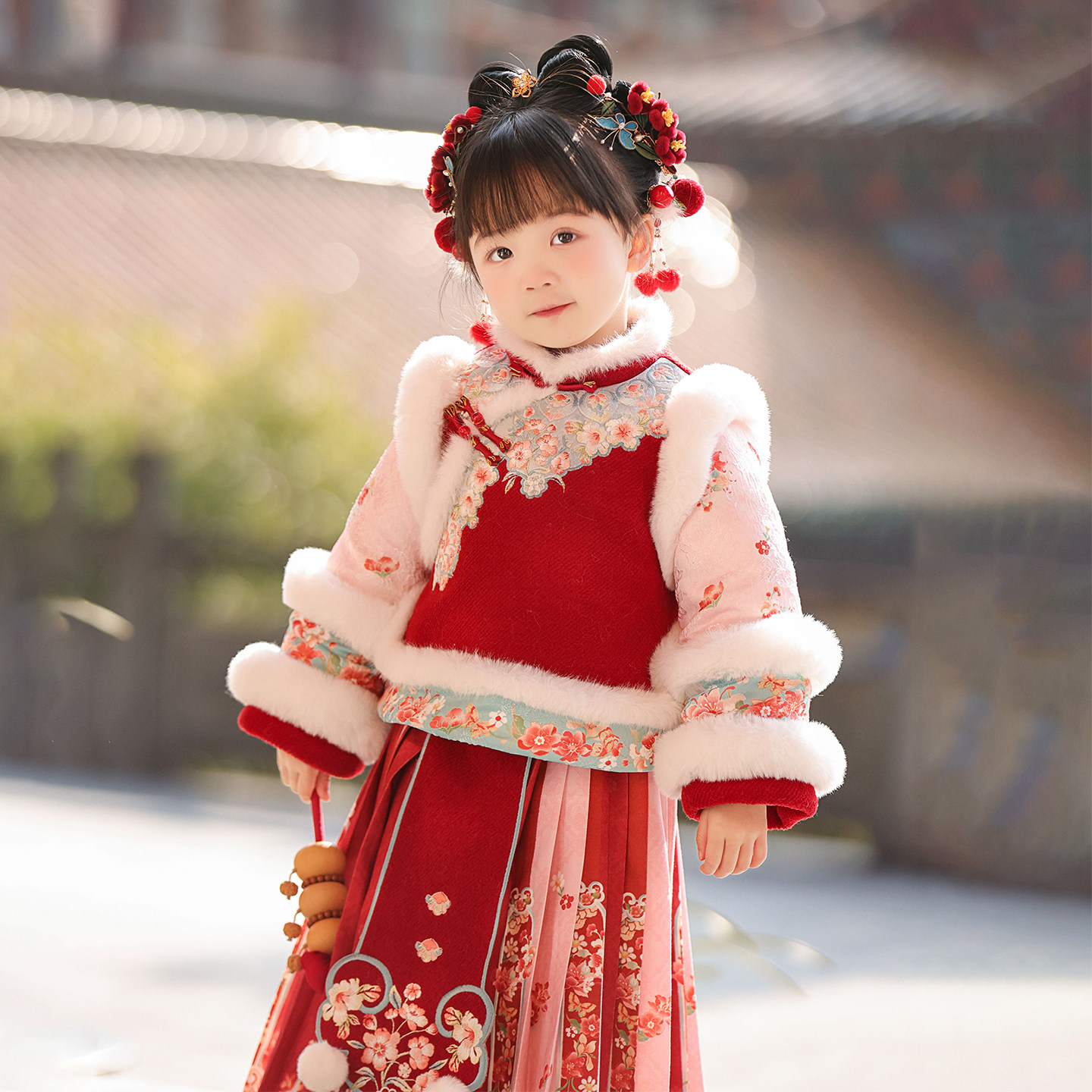 汉服女童2025冬儿童新中式过年红色喜庆拜年服女孩加厚马面裙套装,淘宝优惠券,粉丝福利购,淘宝优惠卷