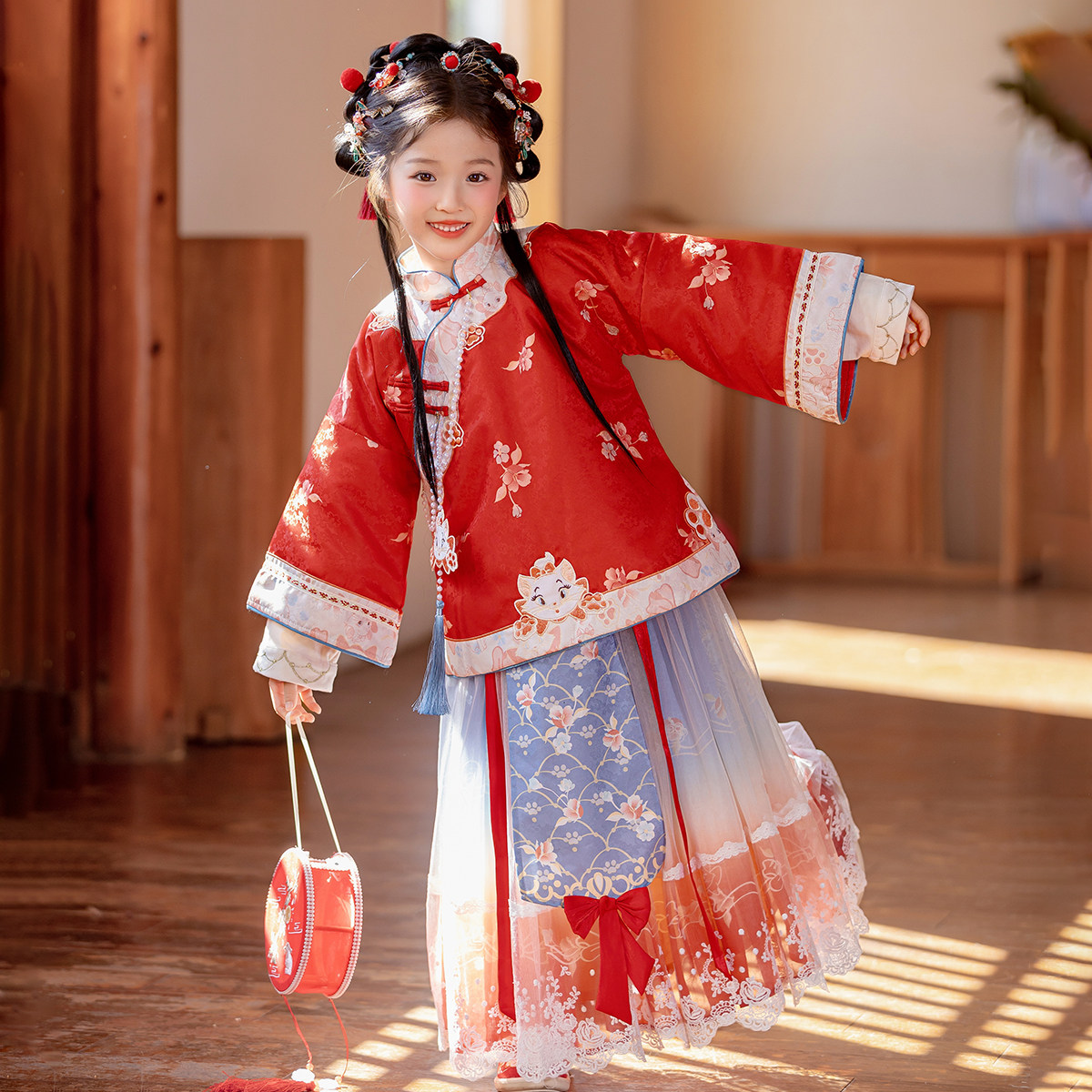 汉服女童2025冬款儿童红色喜庆拜年服小女孩新中式国风加绒马面裙,淘宝优惠券,粉丝福利购,淘宝优惠卷