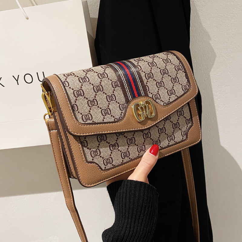 高级感包包女2025新款潮韩版时尚宽肩带斜挎单肩包港风复古小方包,淘宝优惠券,粉丝福利购,淘宝优惠卷