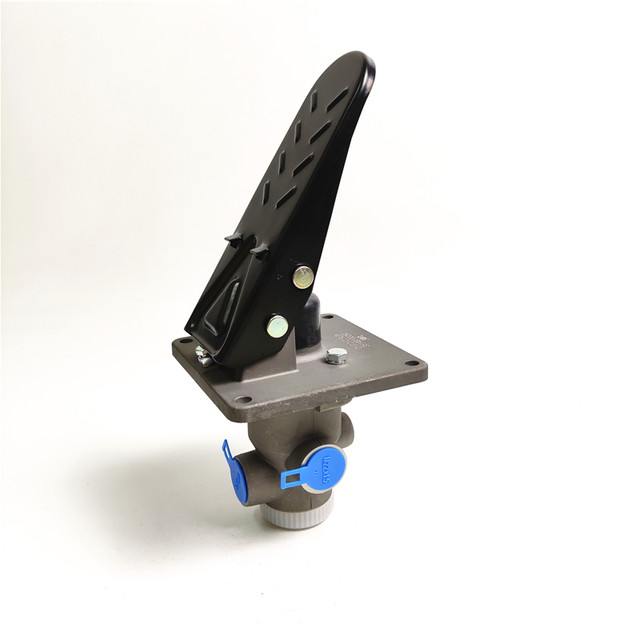 Loader forklift brake master cylinder air brake valve foot pedal XCMG Lingong LonGong LiuGong Mingyu Ruili original factory