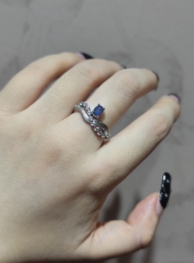 2026新品简约扭结款蓝宝显白百搭钛钢托开口可调节戒指