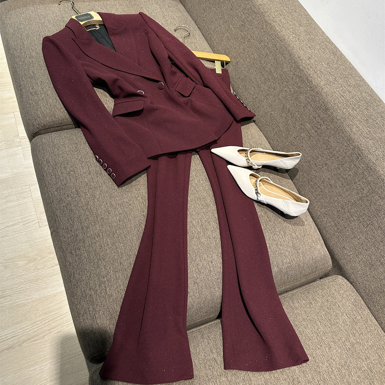 VANLU 上身超美!高级优雅套装~重磅亮丝双排扣修身西装+微喇裤女 - 图0