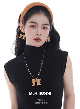 美拉德木质结吊坠项链女秋冬设计轻奢小众高级感毛衣链女