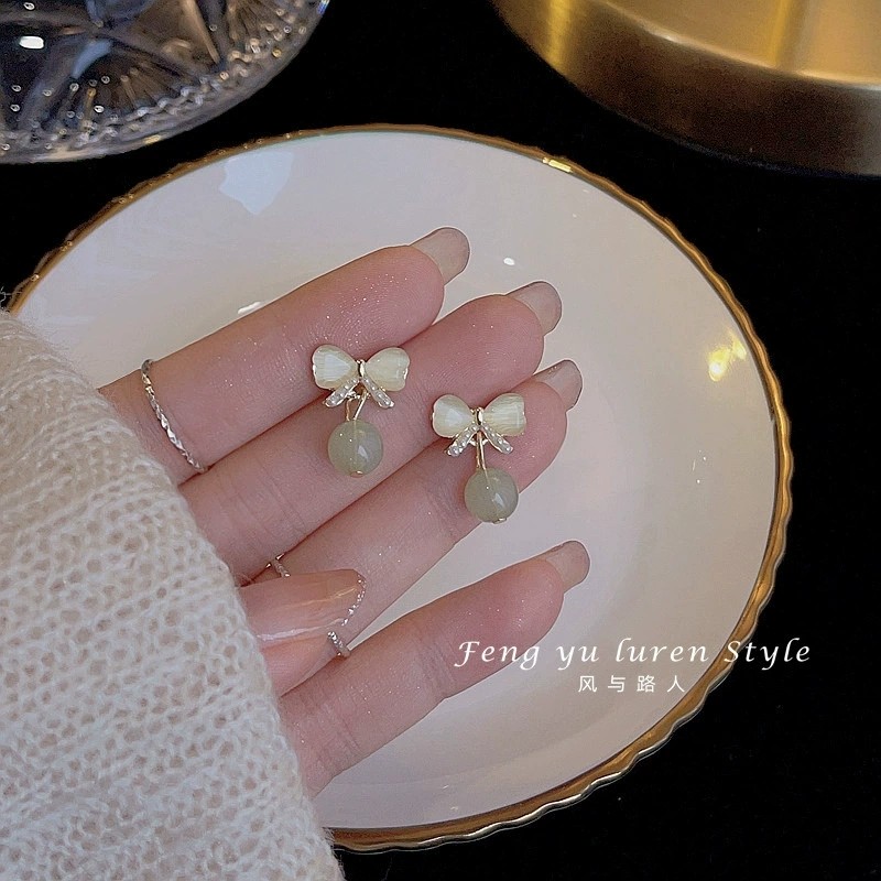 新中式国风仿和田玉蝴蝶结耳钉小众设计高级感旗袍耳环女时尚耳饰,淘宝优惠券,粉丝福利购,淘宝优惠卷