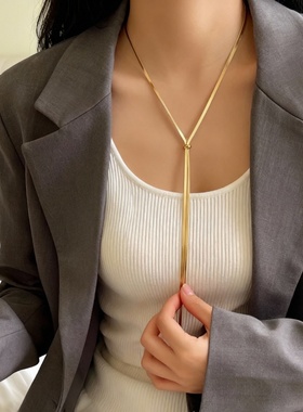 【钛钢不掉色】镂空幸运四叶花项链2026爆款轻奢小众高级设计感女