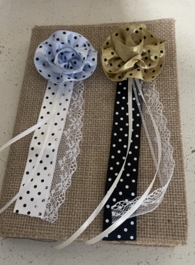 原创波点花朵胸针毕业徽章飘带蕾丝古早味少女痛包装饰生日胸花