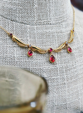 法式轻奢精致复古红色水滴项链