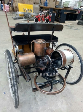 复古风奔驰一号展示咖啡厅老爷车