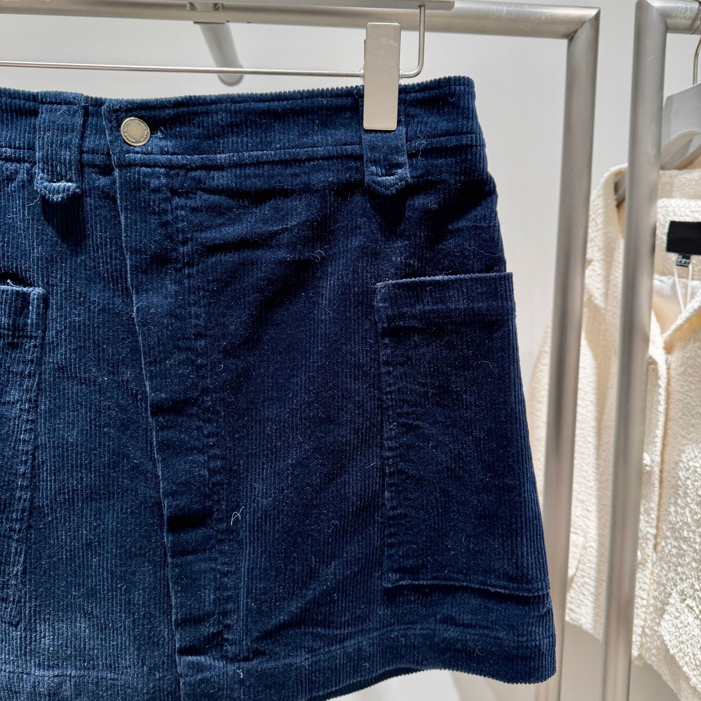 2026春季新款女装休闲灯芯绒工装口袋短款半裙UYL560016,淘宝优惠券,粉丝福利购,淘宝优惠卷