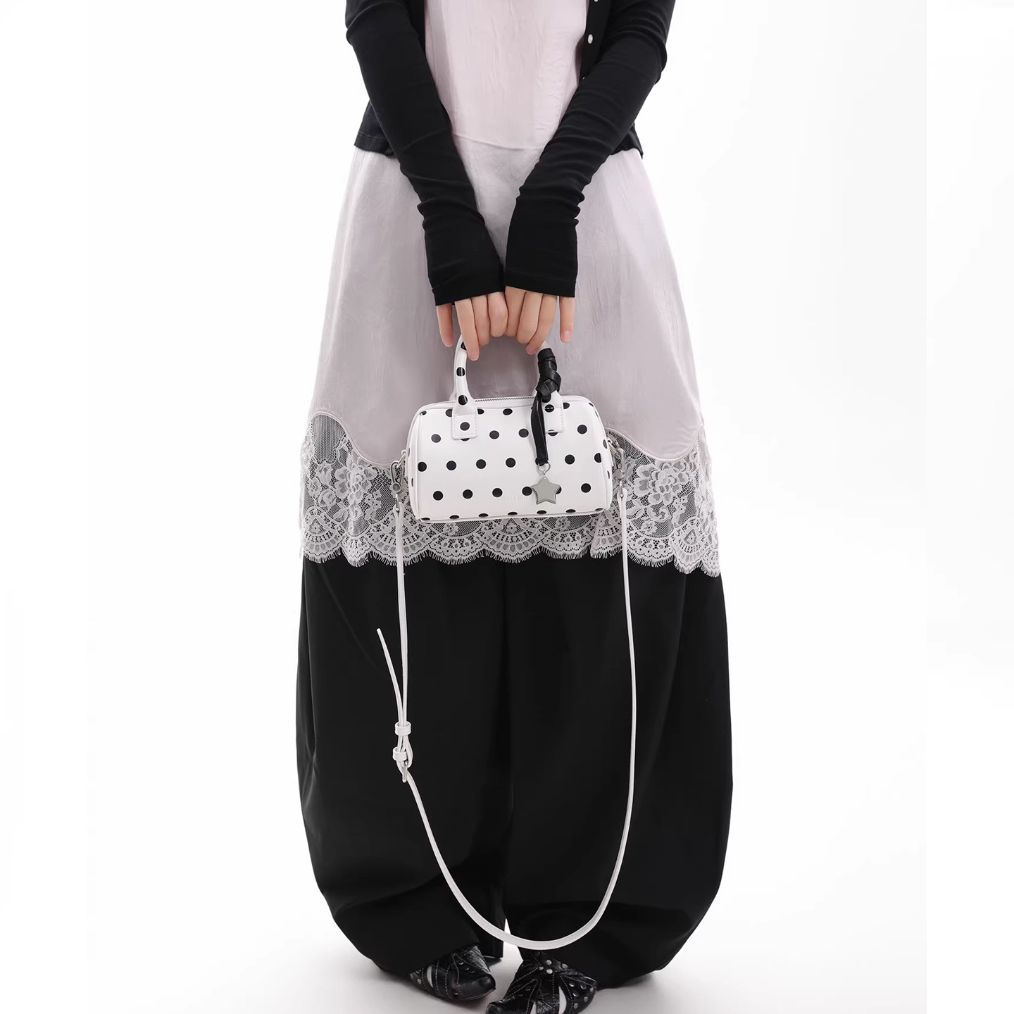 简着26SS 原创 帕米尼 星星挂饰白色波点波士顿包包斜挎小包包女,淘宝优惠券,粉丝福利购,淘宝优惠卷