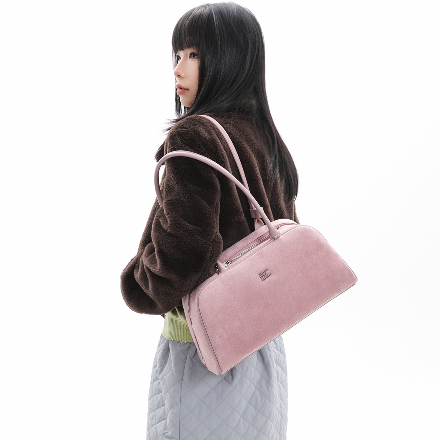 简着26SS新品原创格尔托麻薯粉麂皮手提波士顿包简约单肩保龄球包,淘宝优惠券,粉丝福利购,淘宝优惠卷