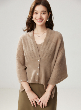 100%纯山羊绒衫女士披肩围巾高端老钱风多功能珍珠扣针织开衫外搭