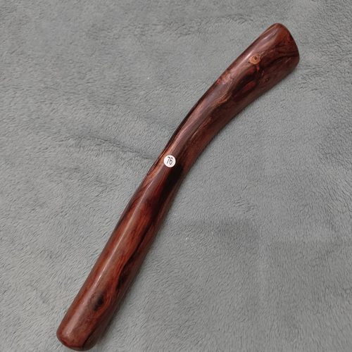 越南紫檀柳榴鬼脸随型棍棒原木把玩防身崖柏棒似海南黄花梨笔筒 - 图1