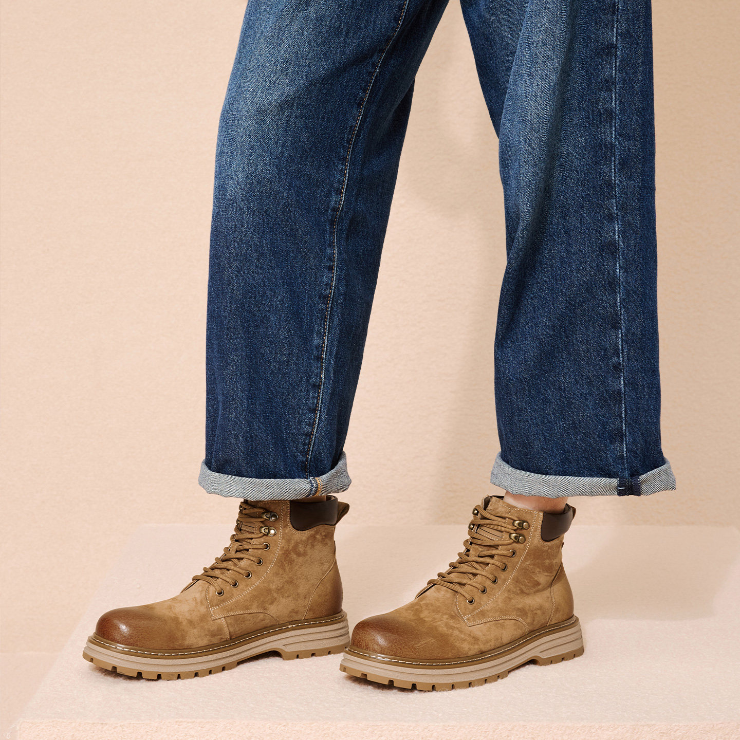 百思图25冬季新款加绒保暖工装马丁靴时尚大黄靴男款棉鞋WDK01DD5,淘宝优惠券,粉丝福利购,淘宝优惠卷